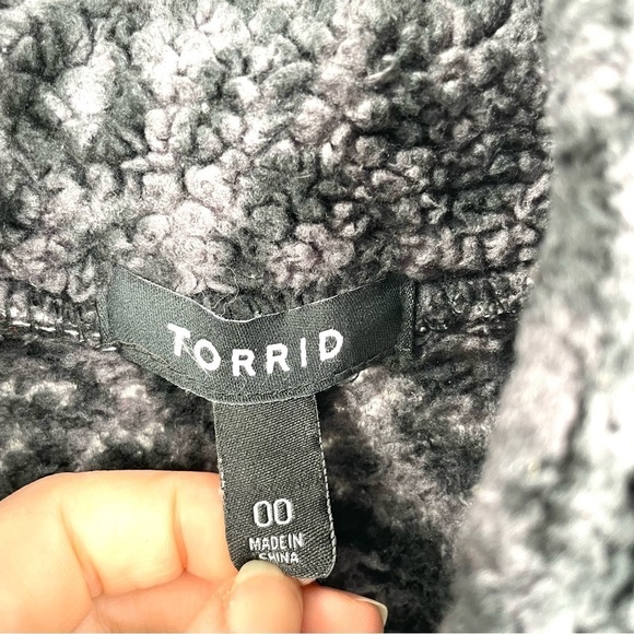 TORRID Sherpa Pu Trim Zip-Front Kimono Jacket - Picture 6 of 6